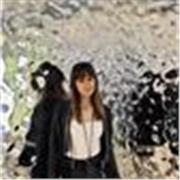 Sei alla ricarica di un’insegnante che ti renda anche la più noiosa letteratura, moderna? Sceglimi! 