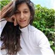 Une experte en Taekwondo et une enseignante passionnée de yoga, Pilates et étirements