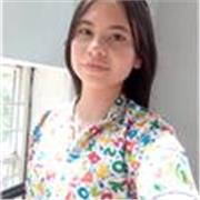 Profesora de clases virtuales con estrategias pegagogicas para enseñar lecto-escritura