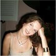 Ragazza madrelingua francese di 20 anni, bilingue in italiano