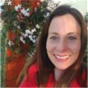 Profesora de inglés (Idioma nativo,español) con 25 años de experiencia en la enseñanza del idioma a niveles desde beginners hasta FCE. 