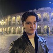 Studente di Lettere con certificazione di livello B2 in Inglese. Ripetizioni di Inglese e Storia per scuole Elementari, Medie e Superiori.