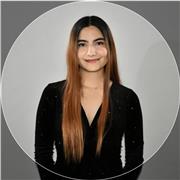 Docente universitaria en matemáticas y ciencias básicas con formación en física y experiencia en educación superior