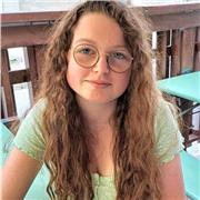 Étudiante contient 4 diplômes en restauration. J’ai 20 ans, je suis à l’écoute je me déplace que sur Caen.