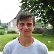 Actuellement en prépa intégré, je donne des cours de mathématiques et physique-chimie de l’école primaire jusqu’en classe de terminale.