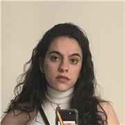 Antigua alumna del Colegio Alemán imparte clases de alemán a niños de todas las edades