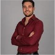 Non ti dico cosa fare, ti aiuto a capire come scegliere.
Niente test, niente liste di professioni. Lavoriamo su cosa ti importa.