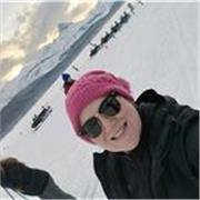 Profesor de inglés, y ciencias imparte clases a niños de primaria y secundaria