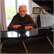 I'm a composer, pianist and ethnomusicologist. I have taught young children, adults, conservatoire and university students. 