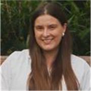 Profesora de inglés con experiencia, enfocada en hablar desde el primer día mediante juegos, clases dinámicas y personalizadas.