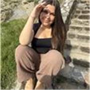Profesora titulada en Bachillerato, capaz de enseñar materias de primaria, secundaria y bachillerato, con idiomas.