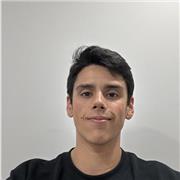 Soy una persona con mucha iniciativa que quiere que sus alumnos disfruten mientras aprenden, pero manteniendo la profesionalidad.