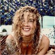 Profesora de Kundalini Yoga, Yoga Esencial Yoga Danza y Meditación