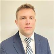 Laureato in Innovative Technologies for Digital Communication (Link Campus University, Roma) con il massimo dei voti, propone lezi