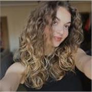 Profesora particular con amplia experiencia en el cuidado y acompañamiento de niños.