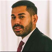 Si impartiscono lezioni di diritto sia in presenza che da remoto