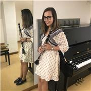 Profesora Graduada en Clarinete, imparto clases de esta especialidad y de lenguaje musical