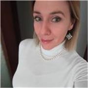 Sono un'insegnante madrelingua, ho più di 17 anni di esperienza. Offro lezioni online per adulti e bambini.