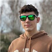 Estudiante de Ingeniería imparte clases de Matemática básica a aquellos niños que lo necesiten