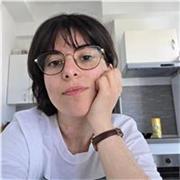 Diplomata al liceo classico internazionale e laureata in psicologia, insegno da 5 anni latino, greco e inglese per liceali e suppo