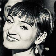 Insegnante d’arte , fashion & graphic design per studenti universitari e per bambini!10 anni di esperienza lavorativa (CZ)