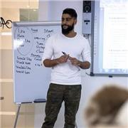 Profesor nativo con amplia (+10 años) experiencia en la enseñanza del idioma inglés, con gran pasión por la educación y el aprendizaje de los alumnos. Habilidad para adaptar técnicas y métodos creativos e innovadores de manera individualizada para asegura