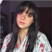 Studentessa universitaria in possesso di certificazione Cambridge C1