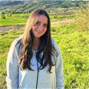 Laureanda in Economia e diplomata presso il Liceo Linguistico impartisce lezioni di francese a studenti di medie e superiori