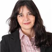 Profesora titulada en Medios Audiovisuales con más de 10 años de experiencia en Fotografía, imparte clases de forma online.