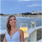 Scopri quanto può essere semplice migliorare il tuo italiano: lezioni su misura, ritmi flessibili e un supporto costante.