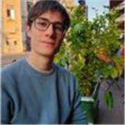 Docente di matematica e fisica impartisce lezioni per studenti delle scuole medie e superiori, di ogni grado