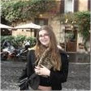 Estoy formándome como profesora de educación primaria, y ofrezco clases de inglés/castellano.