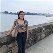 Soy una estudiante de administración y finanzas que le gusta enseñar a los más pequeños con paciencia.