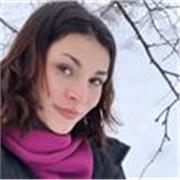 Soy bilingüe y he trabajado bastantes veces de profesora en una academia y dando clases particulares también