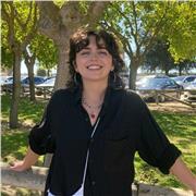 Profesora de idiomas para todas las edades. Apoyo escolar y talleres de conversación y aprendizaje de lenguas.