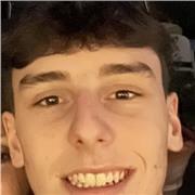 Studente universitario offre aiuto compiti