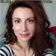 Engagierte Englischlehrerin bietet individuellen Unterricht – Erfolg mit Freude am Lernen.