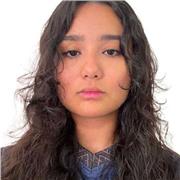 Professor de Matemática especializado em olimpíadas do conhecimento, ensinando alunos a desenvolver raciocínio lógico e habilidade