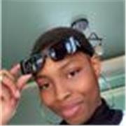 Pédagogue parlant professionnellement la langue française et traductrice bilingue. 