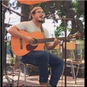 Profesor de guitarra, piano funcional, teoría musical