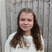 I am a student at the University of Sheffield, who is passionate about helping young people in English and Psychology