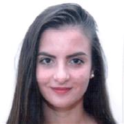 Insegnante di spagnolo impartisce lezioni private a studenti di scuole medie e superiori