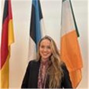 Estudiante de Derecho con experiencia enseñando inglés y español; adapto mis clases a cada alumno. 