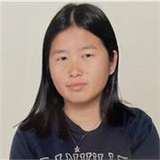 Estudiante joven pero con buen expediente académico. Acudo con bastante frecuencia a un voluntariado con niños pequeños