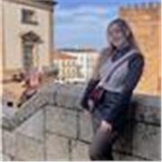 Soy una chica que le gustaría empezar a impartir clases a niños y niñas de infantil o primaria sobre cualquier tema.