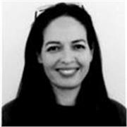 Profesora de español, experta en reglas ortográficas, modismos y oratoria