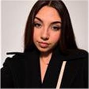 Apto para todas las edades.
Profesora de maquillaje.