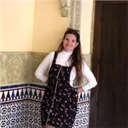 Profesora de Castellano apta para alumnos y alumnas de primaria.