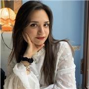 Studentessa diplomata al liceo linguistico