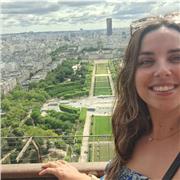 Profesora de Inglés con titulación C2. Especializada en adolescentes y adultos en academias e institutos. Preparación Cambridge